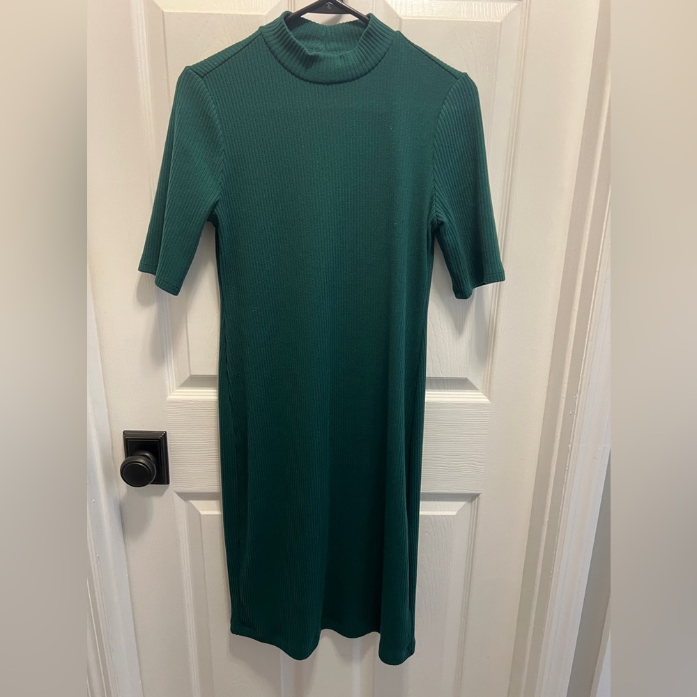 Mock neck, short sleeve and SUPER comfy!